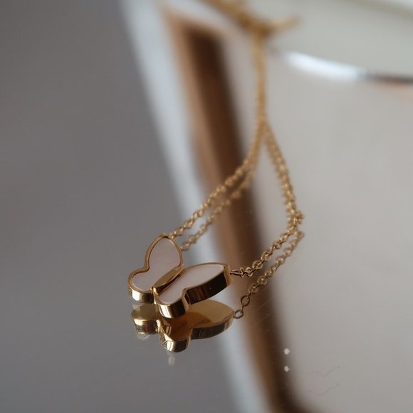 NEW 18K Gold Plated Mother of Pearl Butterfly Necklace - Picture 5 of 10